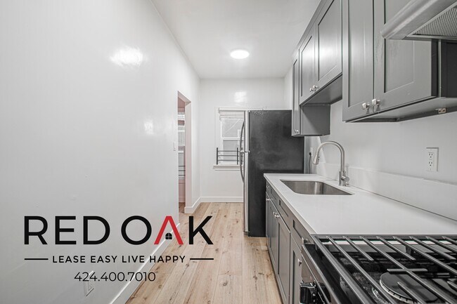 Building Photo - 247 S Alexandria Ave