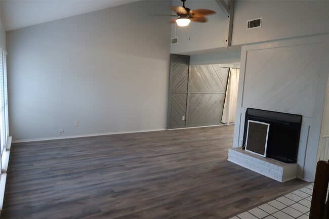 Building Photo - 15326 McConn St