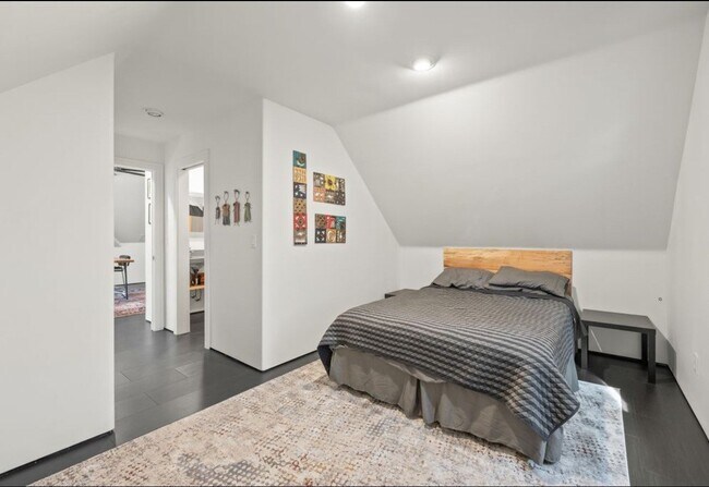 Foto del edificio - 3625 Woodside Dr