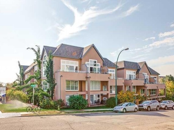 Primary Photo - 1505 27 Av SW