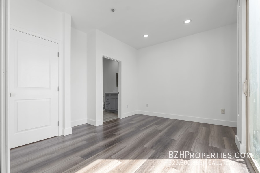 Building Photo - 6006 Klump Ave