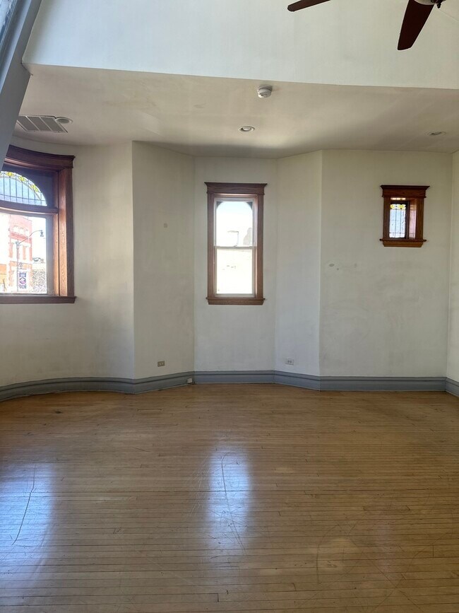 Building Photo - 1439 W 18th St