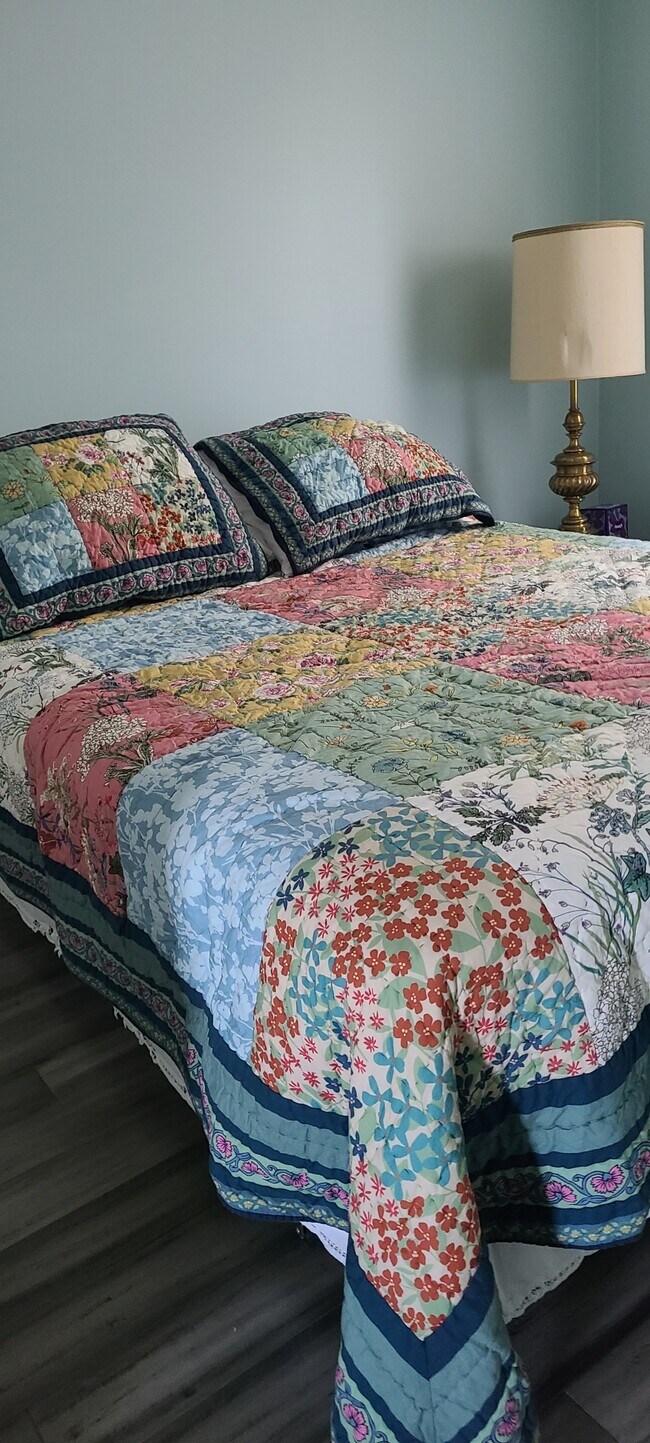 Dormitorio B - 6103 Yorkhill Dr