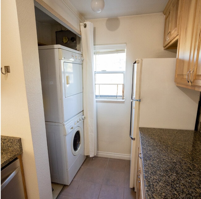 Building Photo - 3618 Evanston Ave