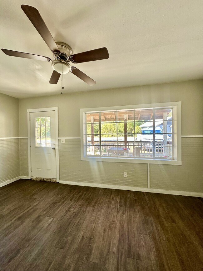 Foto del edificio - 409 Barack Obama Blvd