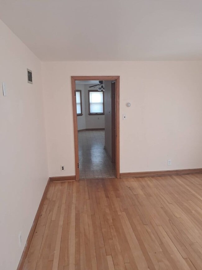 Foto del edificio - 2606S69thM