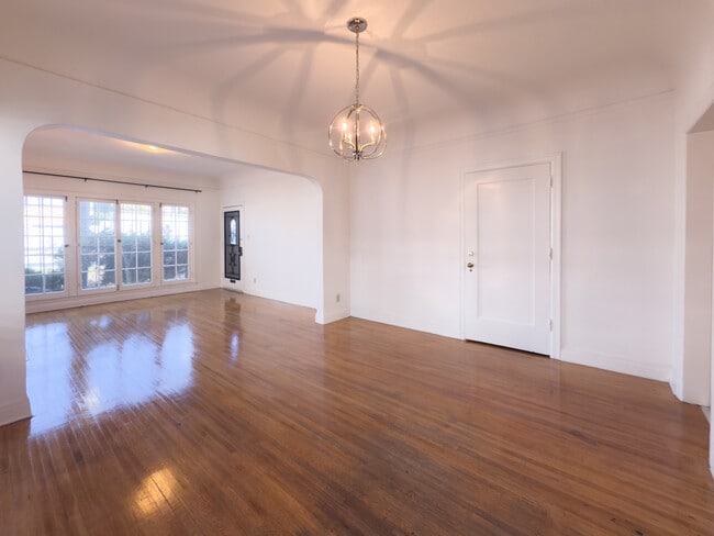 Building Photo - 649 N Irving Blvd