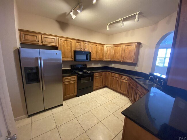 Foto del edificio - 7095 N Blue Angel Pkwy