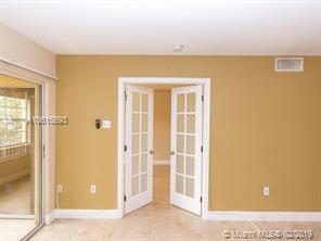 Foto del edificio - 2803 N Oakland Forest Dr