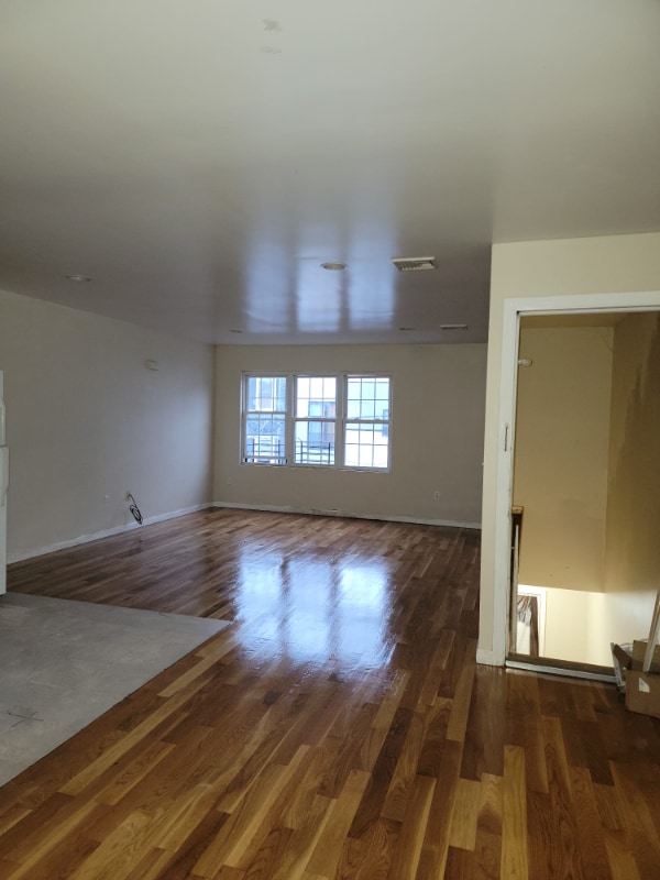 Primary Photo - 71 Haledon Ave