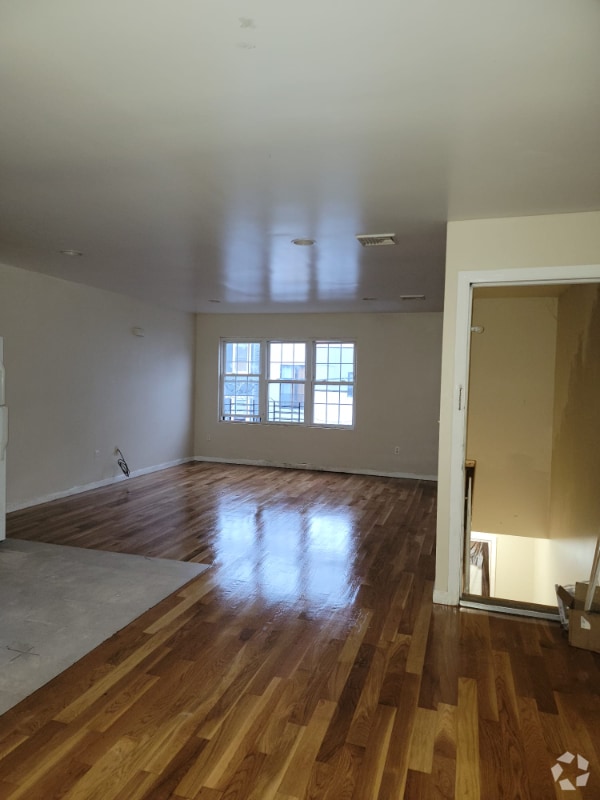Building Photo - 71 Haledon Ave