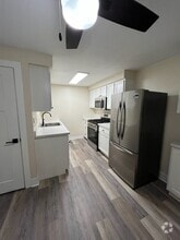 Building Photo - 577 Pine Line Dr