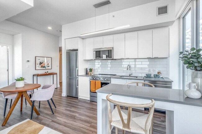 Building Photo - 1221 Macleod Trl SE