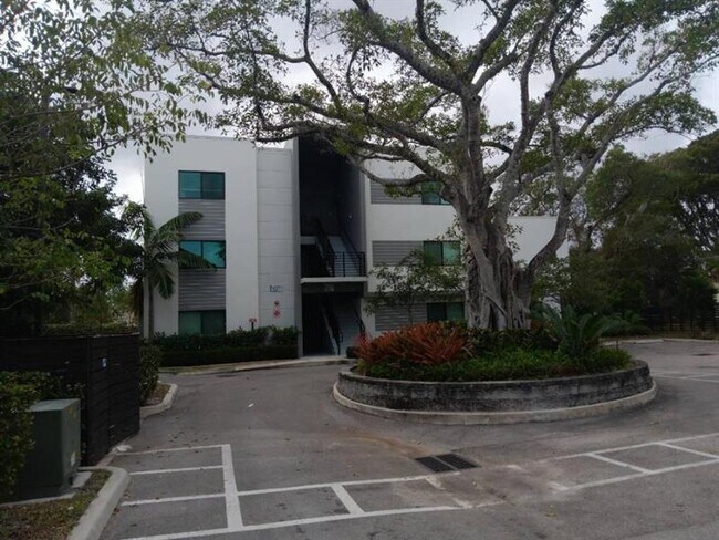 Foto del edificio - 3050 NW 68th St