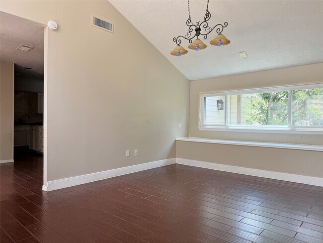 Foto del edificio - 11318 Briar Forest Dr