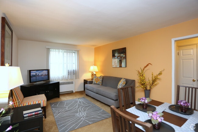 Living Area - College Gardens & Melbourne Apts /Townhouses