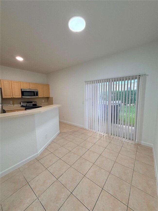Building Photo - 102 S Santa Catalina Cir