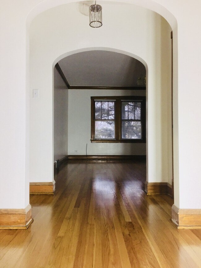 Building Photo - 2111 N Lockwood Ave