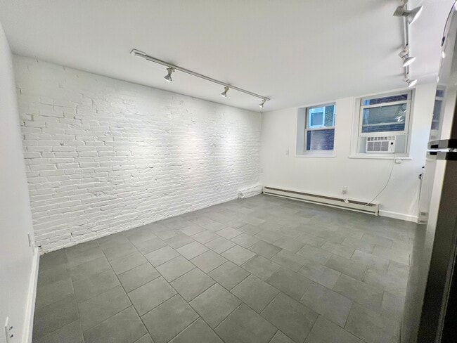 Building Photo - 5 Thacher Ct