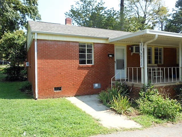 2711 Columbus Cir Charlotte Nc 28208 House For Rent In Primary Photo 2711 Columbus Cir