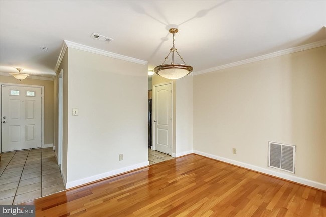 Building Photo - 4053 Chesterwood Dr