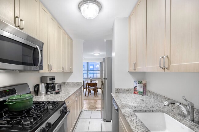 Building Photo - 210 West 89th Street