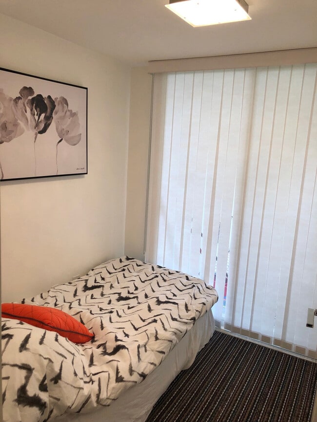 Building Photo - 912 Beach Ave