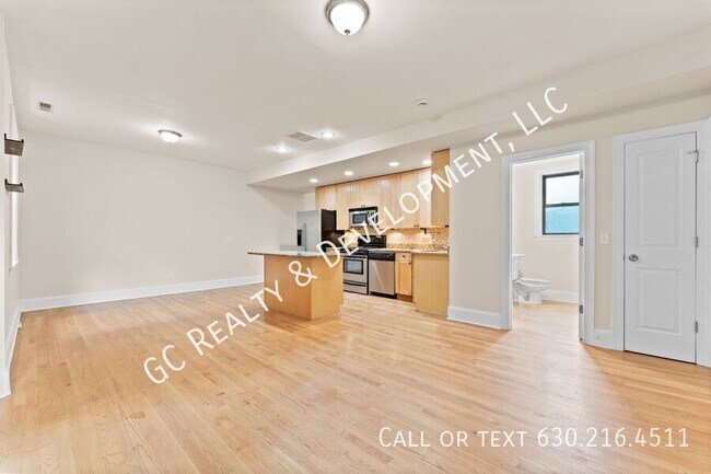 Foto del edificio - 7635 N Greenview Ave