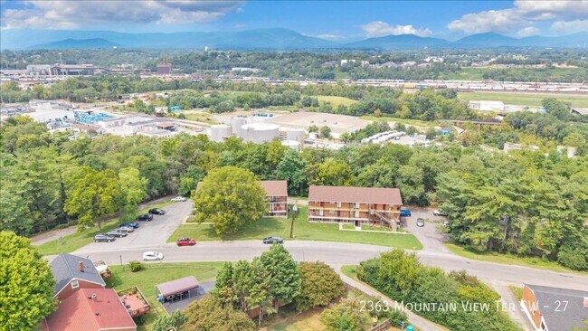 Foto del edificio - 2363 Mountain View Terrace SW