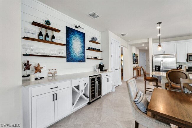 Building Photo - 12370 Canal Grande Dr