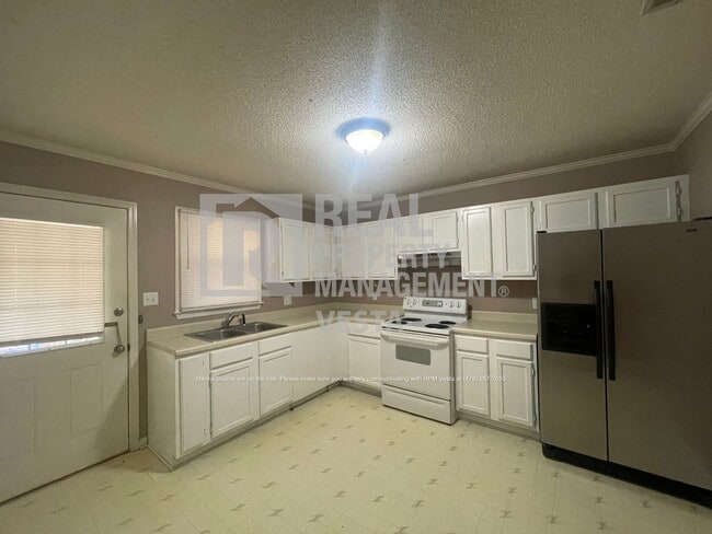 Building Photo - 4475 Azalea Dr