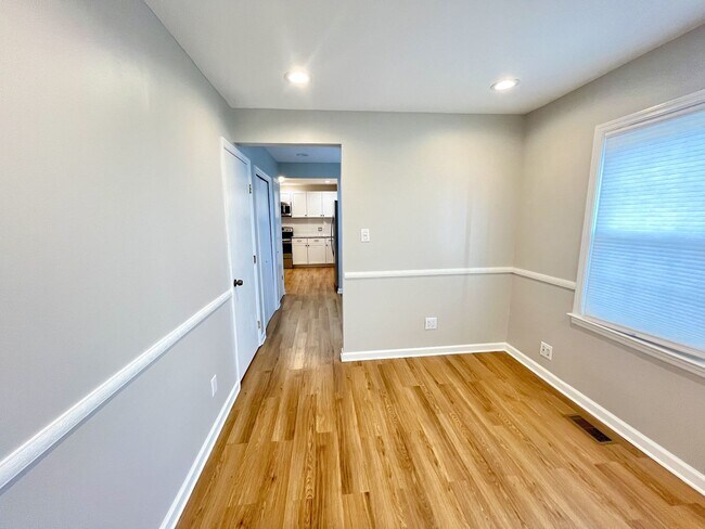Foto del edificio - 907 Idlewild Dr