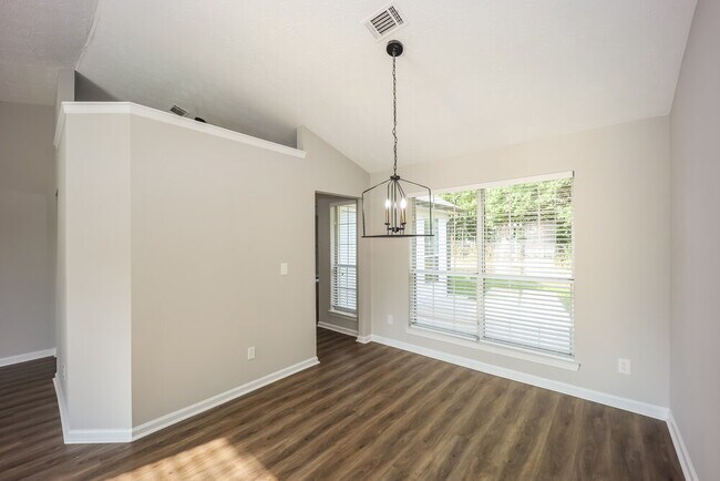 Foto del edificio - 320 Emerald Green Ct