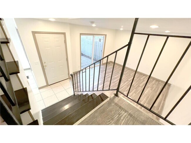 Foto del edificio - 7694 Dunmore Rd