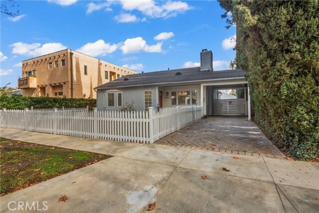 Foto principal - 4442 Vesper Ave