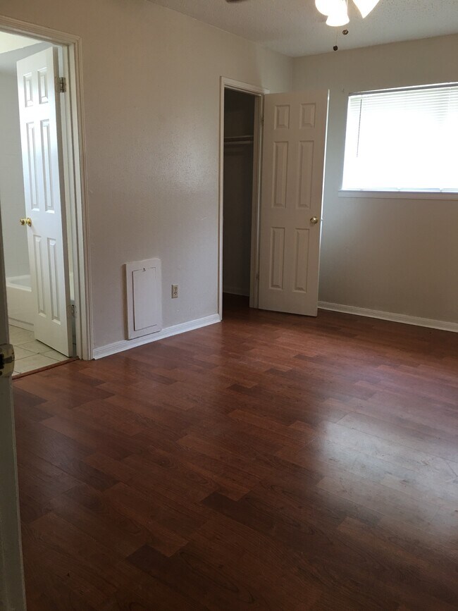 Foto del edificio - 1727 Junker St