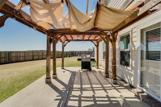 Building Photo - 301 Plum Dr