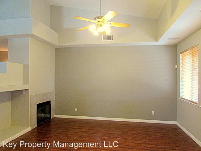 Building Photo - 4 br, 2.5 bath House - 8364 Longmont Dr