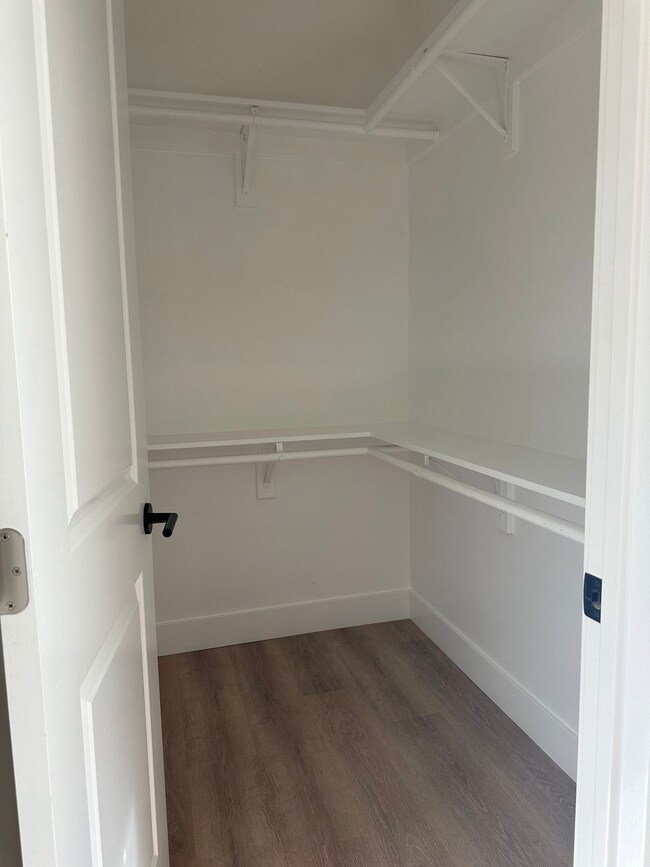 Building Photo - 11221 Lindaloa Ln