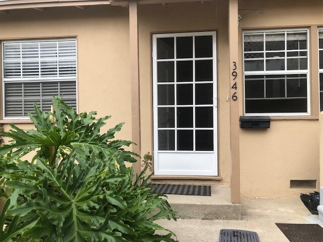 Front entrance - 3946 Sawtelle Blvd