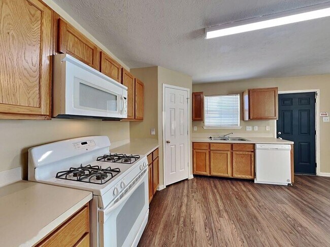 Foto del edificio - 8002 Ginger Park Dr