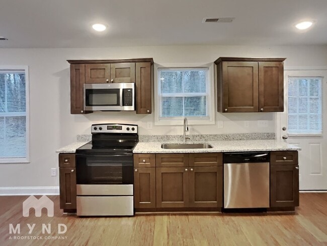 Foto del edificio - 561 Westside Cir