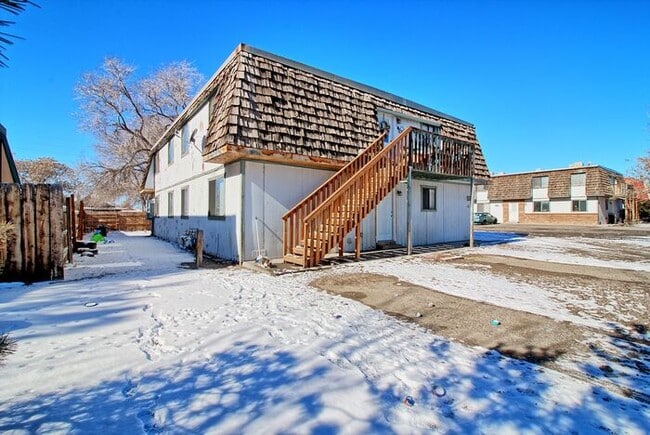 Building Photo - Charming 2-Bedroom Apartment in Prime Clif...
