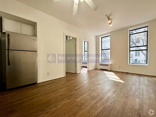 Building Photo - 156 E 85th St