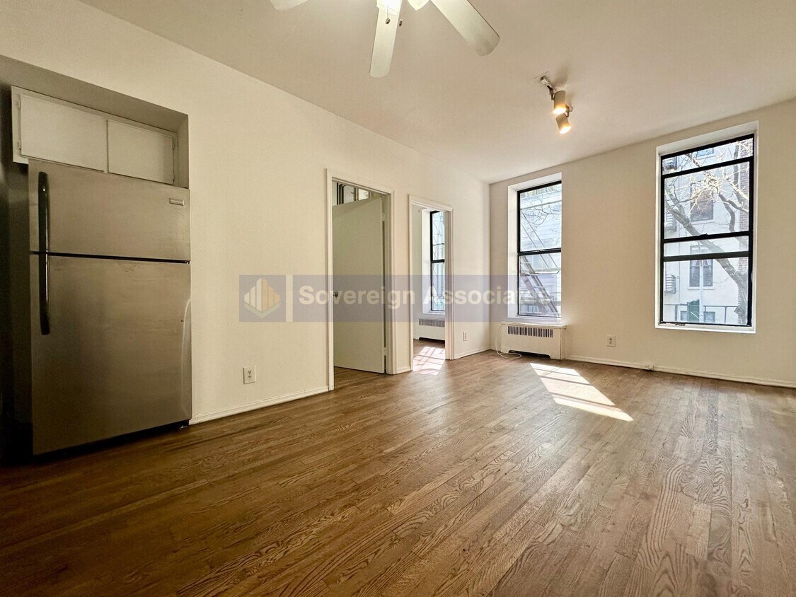 Primary Photo - 156 E 85th St