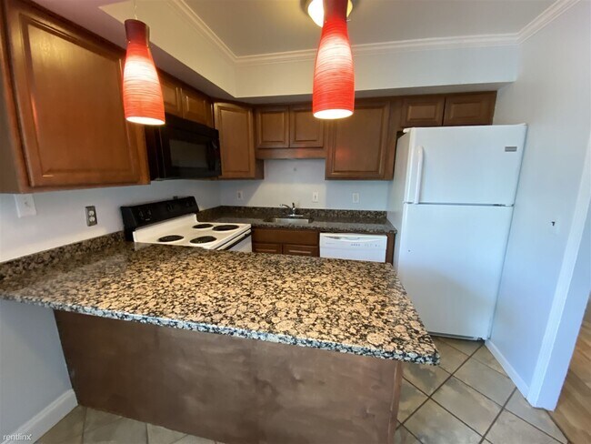 Foto del edificio - 5 br, 2 bath House - 510 Lawrence St Apt 5