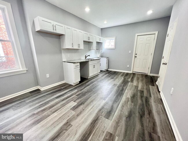 Foto del edificio - 5532 Chancellor St