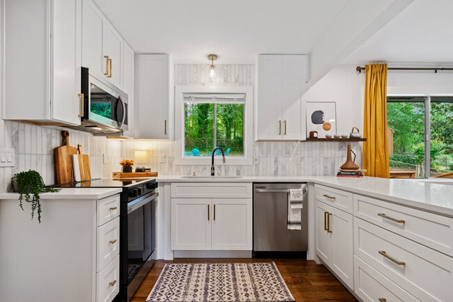 Building Photo - 3964 Gretna Green Dr