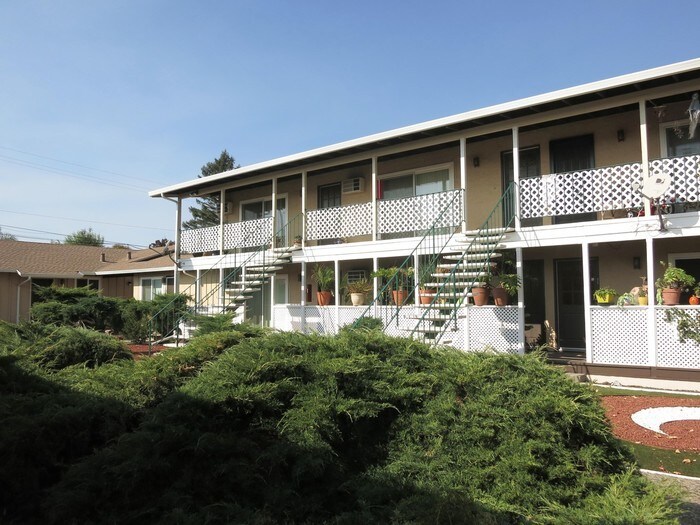 15265 La Alameda Dr Unit 7, Hill, CA 95037 Room for Rent in