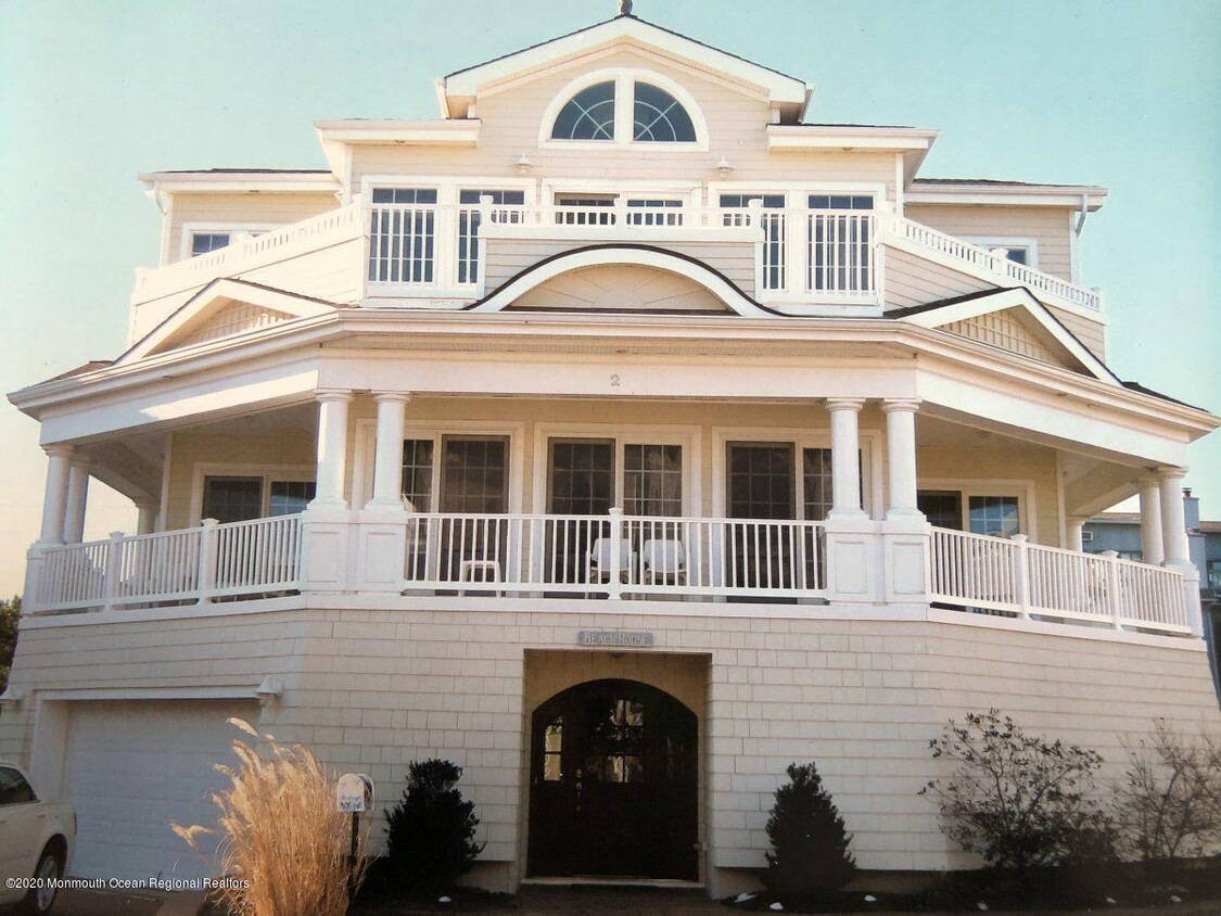 Primary Photo - 2 Tradewinds Ln